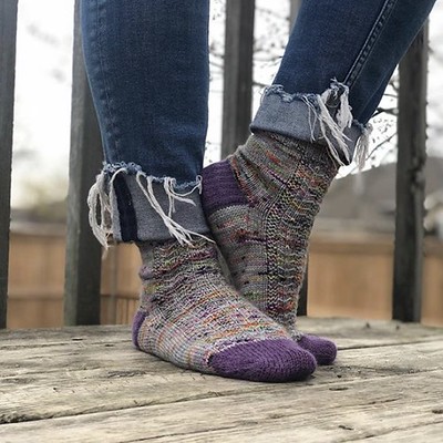 Diane (@boujeeknits) socks knit using Leo & Roxy and a Mason-Dixon Knitting Field Guide No. 11: Wanderlust mix and match sock design!