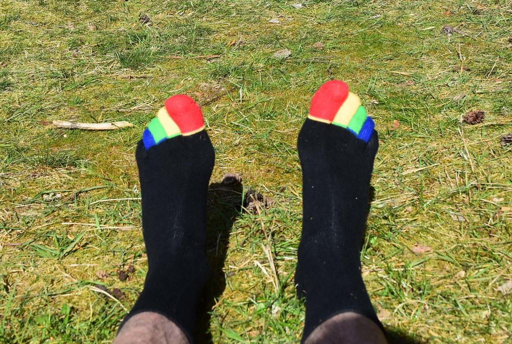 Toe socks in grass 2