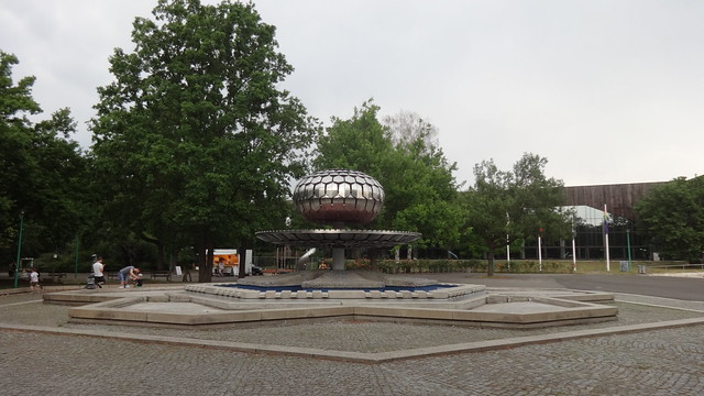 1979 Berlin-O. Großer Kugelbrunnen von Ortraud Lerch/H.-J. Kunsch/Günter Stahn Straße zum FEZ in 12459 Wuhlheide