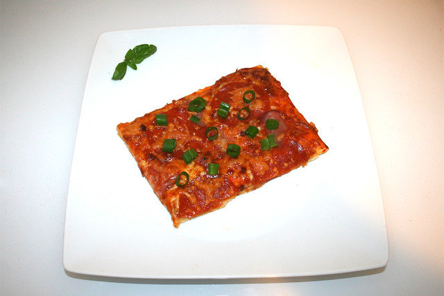 14 - Pepperoni Salami Pizza - Served / Serviert