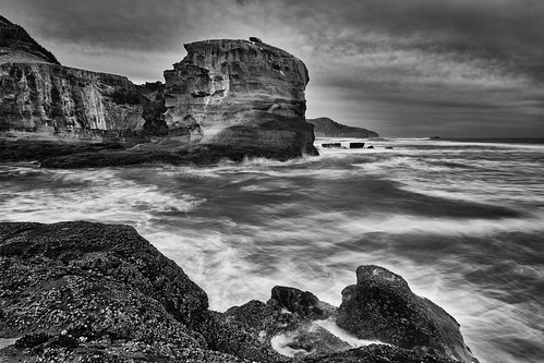 Muriwai seascape #3 | A view of the dramatic coastline from … | Flickr