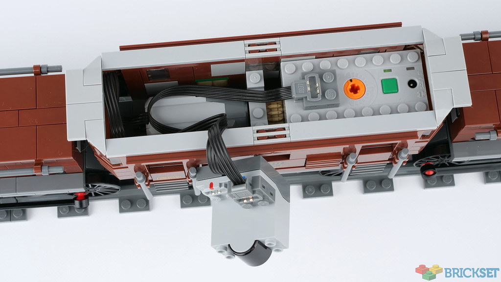 LEGO 88013 & 88009 Powered Large Motor Electric for 10277 Crocodile Locomotive 