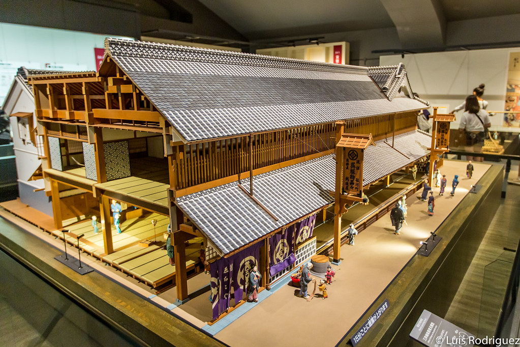 Maqueta de la tienda Mitsui Echigo-ya de comienzos del siglo XIX