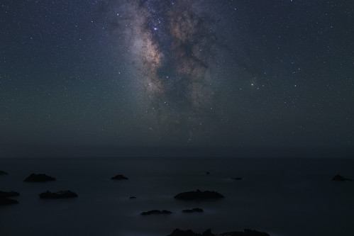 nightsky stars galacticcenter milkyway horizon pacificocean water rocks landscape night rockpointbeach bodegabay sonomacounty california