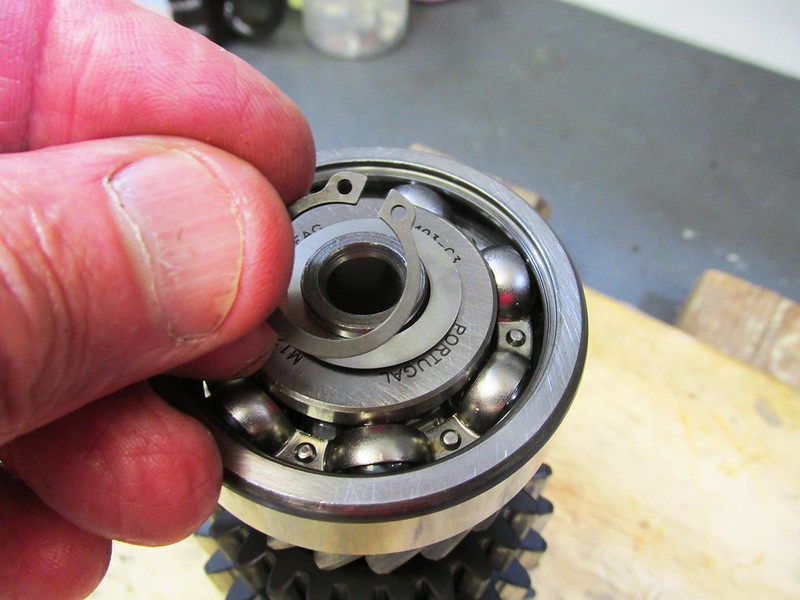 Output Shaft 5th Gear Bearing Lock Ring Fits On Top Of Shim