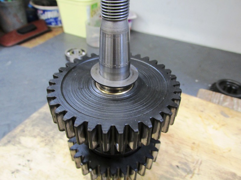 Output Shaft Wider 1st Gear Washer Face With Sharp Edge Points Outward