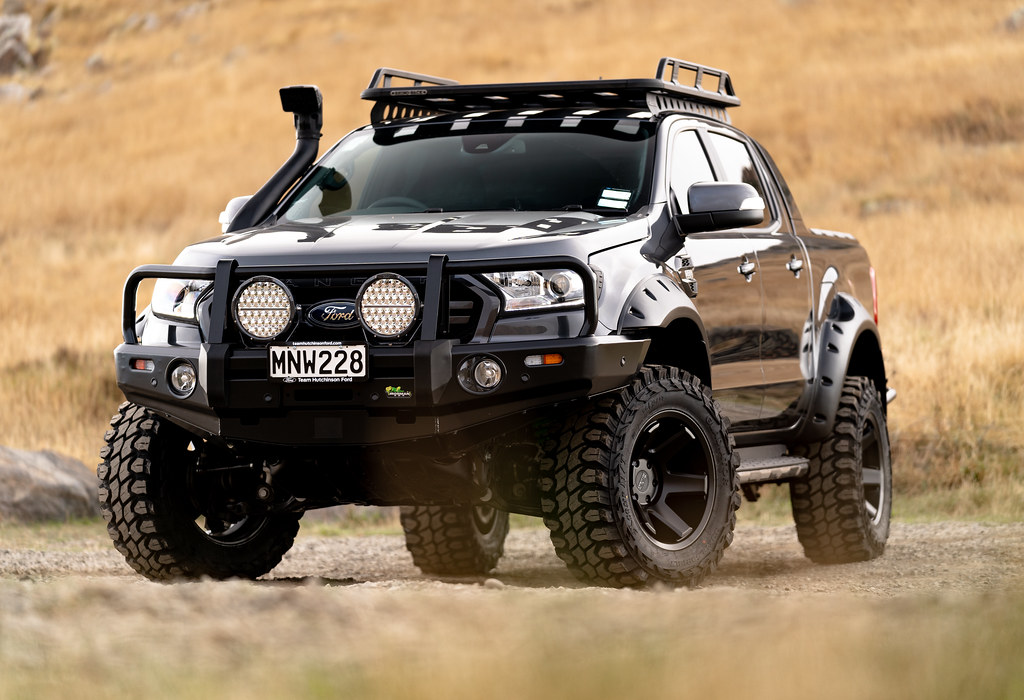 ford-ranger-wildtrak-black-rhino-raze-matte-black-18x10-co…