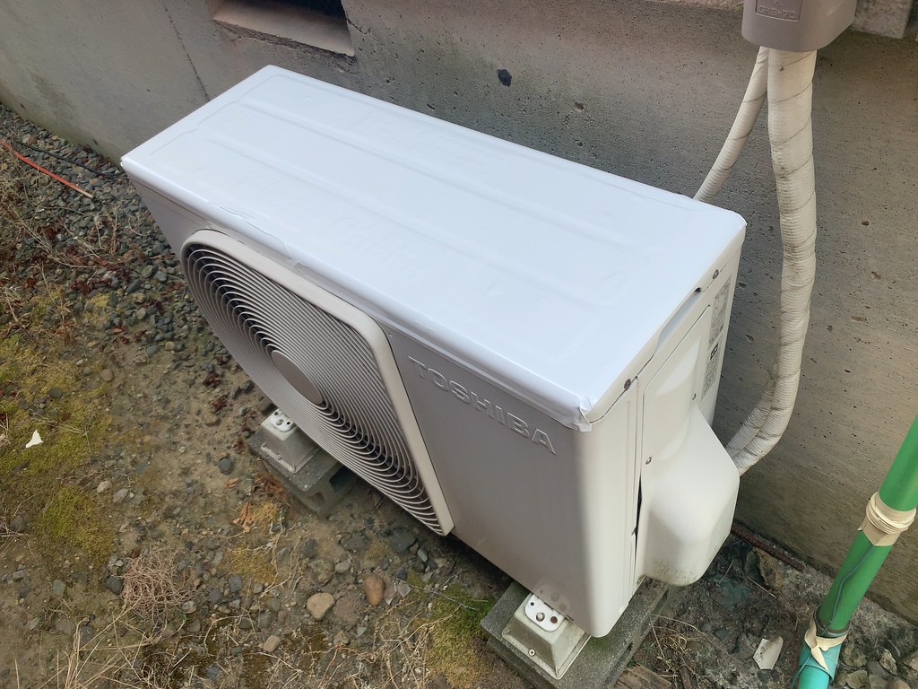 エアコンの冷房の効きが「遮熱シール」で良くなった話 | KuroBox