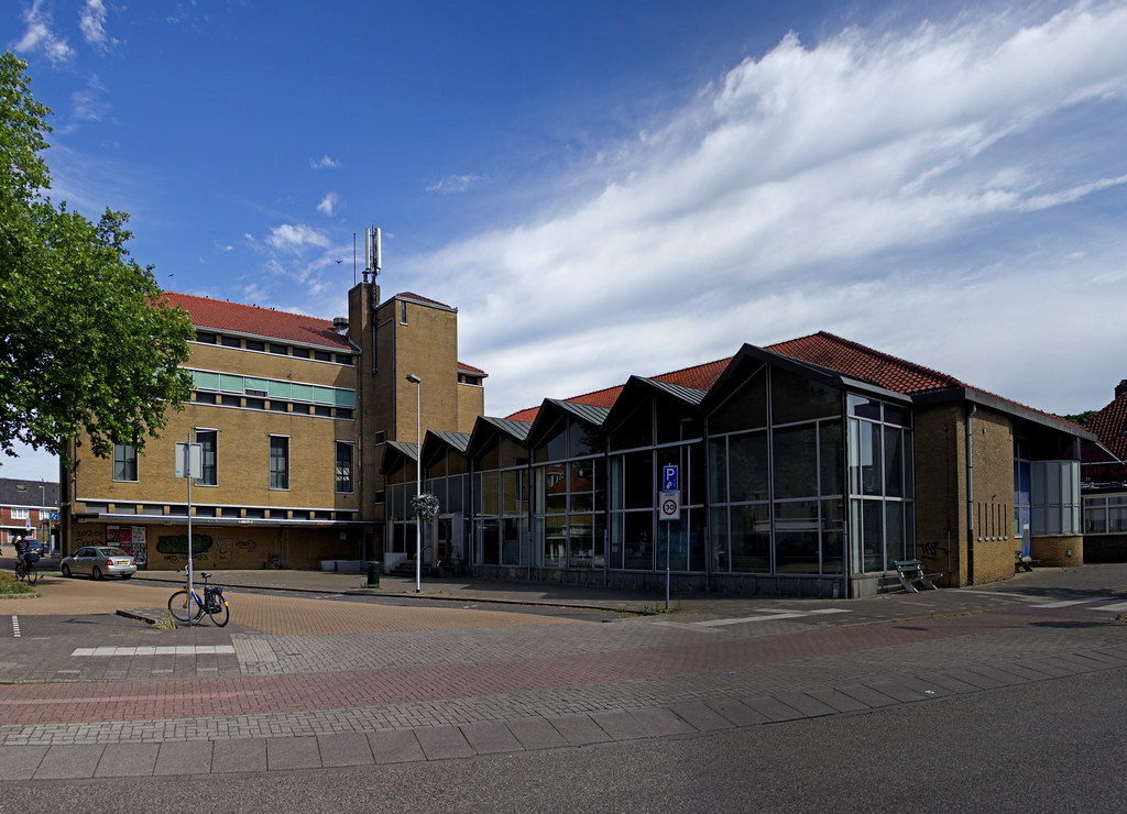 Bussum - Voormalig postkantoor