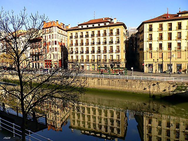 Reflejos en la ría de Bilbao