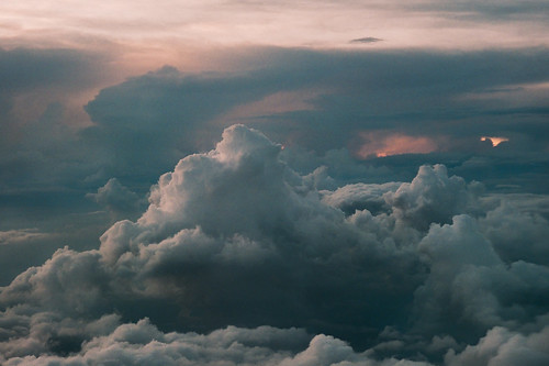 leicam3 portra400 sunset stormclouds airplanephoto 50mmsummicrondr