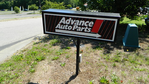 Advance Auto Parts sign | Advance Auto Parts #5986 (7,056 sq… | Flickr