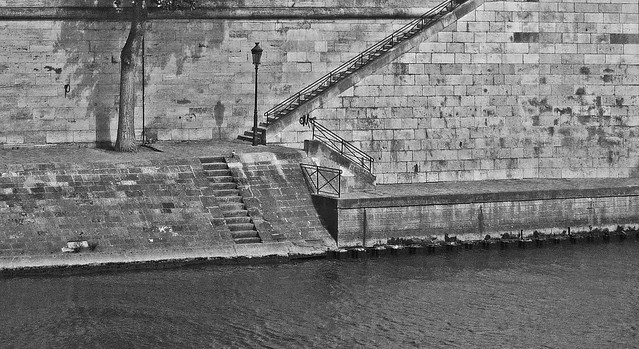 Mon Paris. Les escaliers du Quai de Seine.