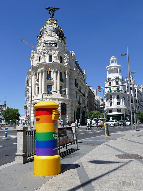 Madrid Orgullo 2020. Buzón Arco Iris (Madrid, España)