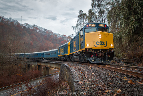 csx santa train emd f40ph rural coal country virginia clinchfield va bridge winter