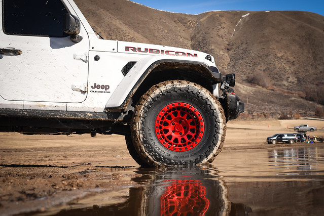 jeep-gladiator-wheels-black-rhino-primm-candy-red-rims-26