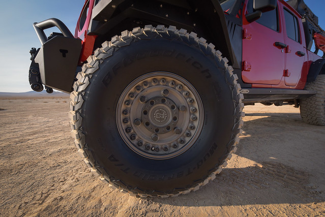 jeep-gladiator-black-rhino-armory-wheels-30