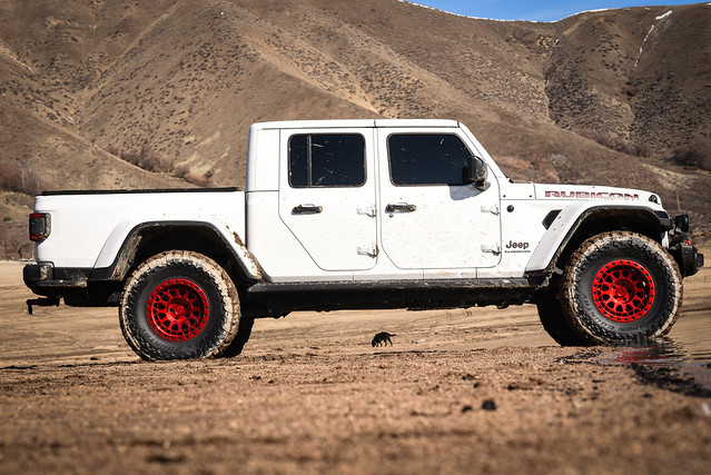 jeep-gladiator-wheels-black-rhino-primm-candy-red-rims-25