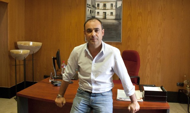 El alcalde de Castilblanco vulnera la Ley de Transparencia en la tramitación de expedientes municipales