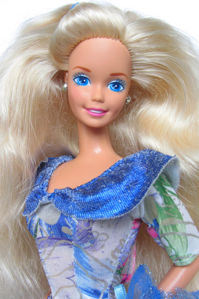 Royal Romance Barbie 1992 (Malaysia) | Sonnenschein World | Flickr
