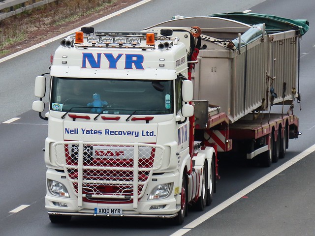 Neil Yates Recovery, DAF (X100NYR) On The A1M Southbound