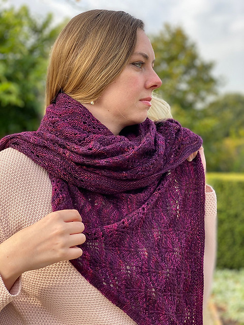 Sighyn lace shawl knitting pattern kit by Brixton Purl 3 x 100g Favourite Sock in ‘Dancing in the Dark’