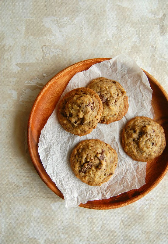 Cookies com pedaços de chocolate e aveia / Chocolate chip cookies with oats