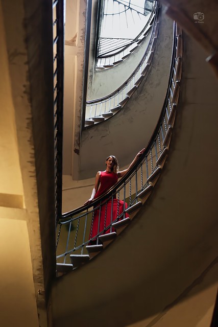 Sinba in an old staircase in Riga, Latvia, 2017-06-19