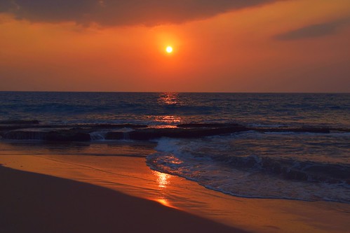 sunset asia shore ocean sea evening red sand beach lonesome reflection coast srilanka rock fels wave welle sonnenuntergang küste