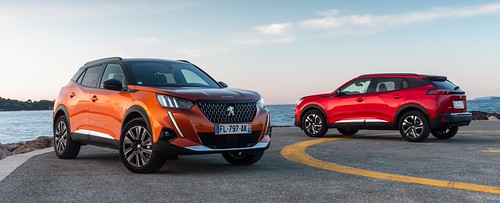 Peugeot e-2008 já em Portugal