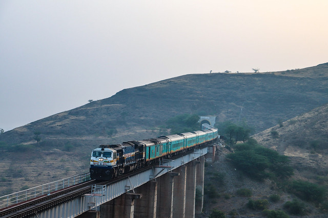 Humsafar Express descends Shindawane Ghat on Chilly Morning.