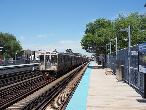 Back of a northbound Red Line train bypassing Armitage