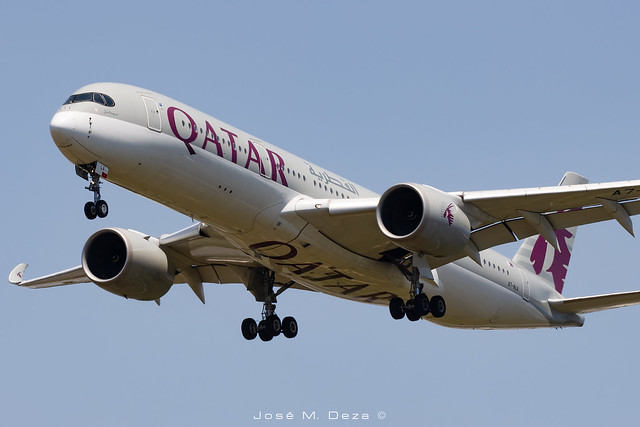 Qatar Airways A350-941 A7-ALA
