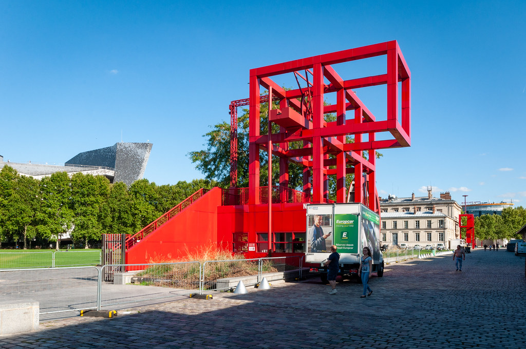 S 84_20 PARIS: Quelques Folies Rouges [Villette] | Flickr