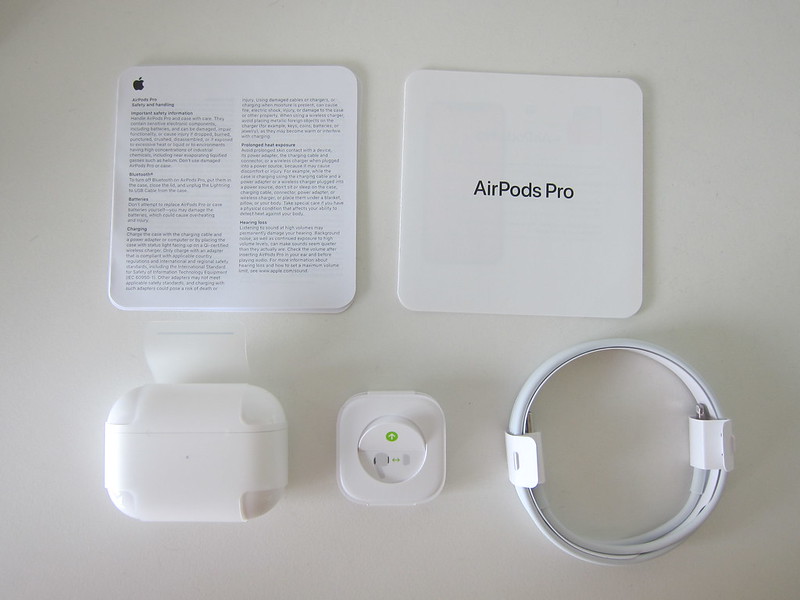 Apple AirPods Pro - Box Contents