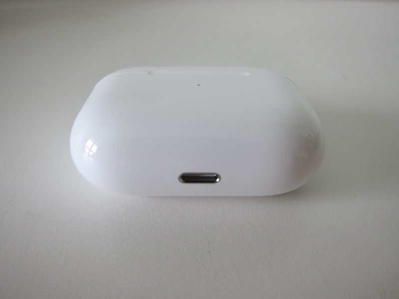 Apple AirPods Pro - Charging Case - Bottom