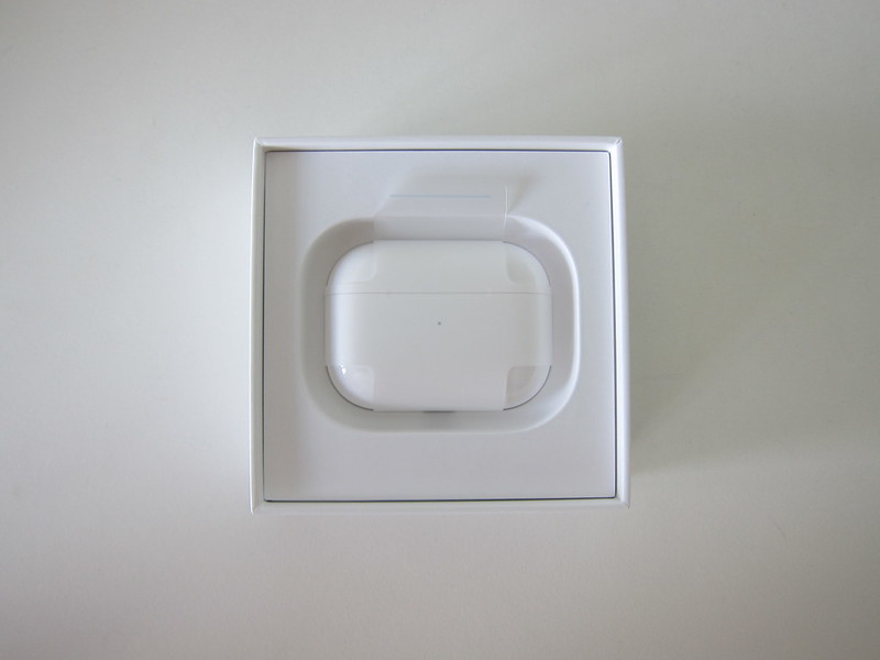 Apple AirPods Pro - Box Open