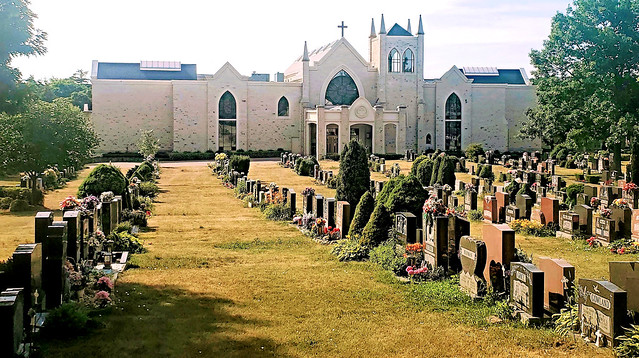 Holy Sepulchre Catholic Cemetery