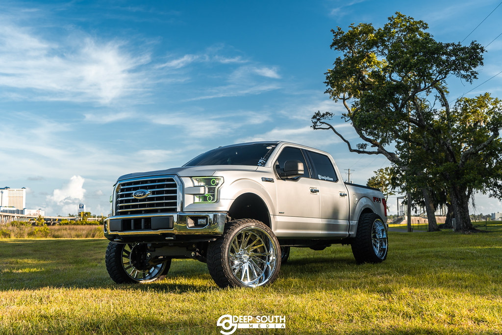 lifted-ford-f250-wheels-tuff-t2a-chrome-26x14-rims-37