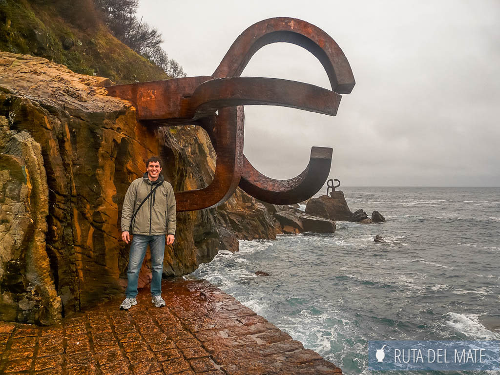 Sculpture of the Comb, things to do in San Sebastian