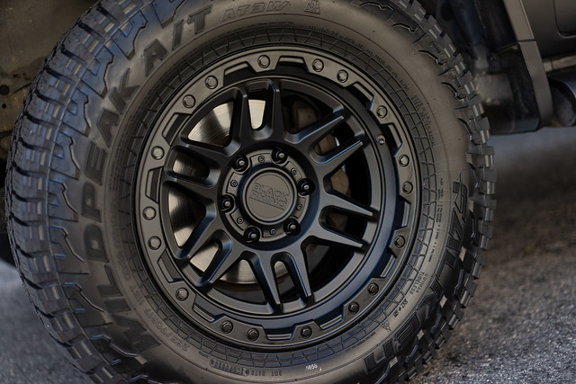 toyota-fj-cruiser-wheels-black-rhino-apache-matte-black-rims-03