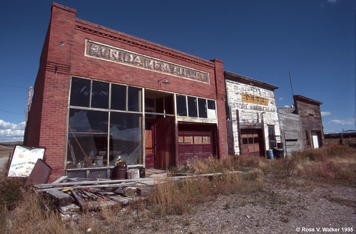 monida montana ghosttown abandoned store falsefront mmercantile garage