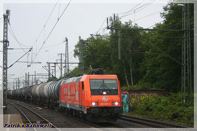 HRS 482 049 mit Kesselwagenzug nach Hamburg-Hohe Schaar
