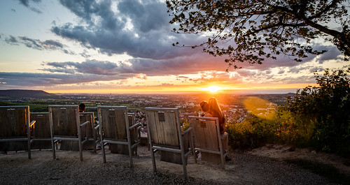 landscape view vineyards urban town sunset dawn evening mood sky clouds light sunshine details colors romantic outdoors chairs panorama summer wanderlust travel visit explore discover remstalkino weinstadt remstal badenwürttemberg germany photography hobby nikonz6