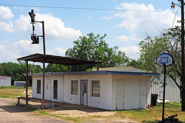 Abandoned Gas Station - East Texas