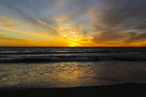 beach ocean pacific santamonica california sunset night sky sun horizon clouds black orange