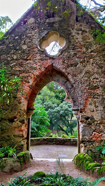 Ruínas da capela no jardim de Monserrate