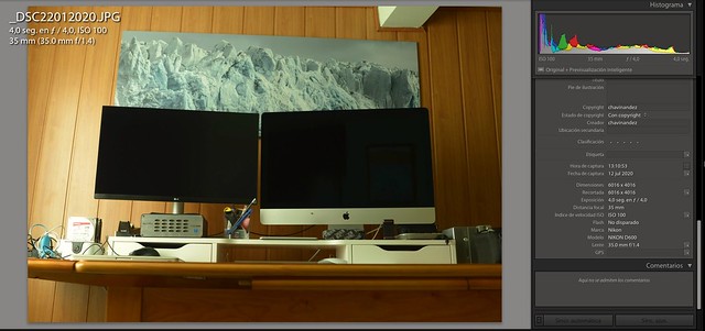 Captura de pantalla de fotografia tomada con objetivo luminoso samyang 35mm 1.4 que muestra mayor entrada al sensor de luz en mismas condiciones y ajustes de iso, velocidad y Diafragma