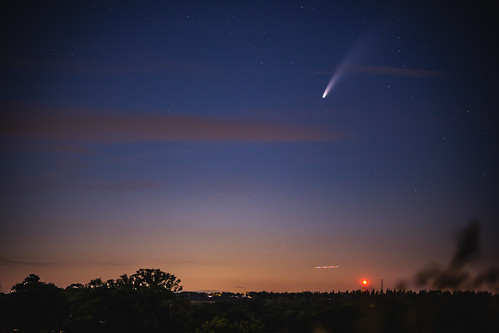 Comet NEOWISE - looking north towards Brookman's Park TV transmitter plus plane