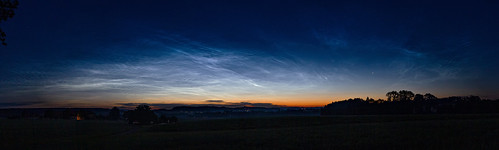 outside outdoor night sky twilight dawn clouds noctilucentclouds atmosphericphenomena canoneos550d tamronspaf1750mmf28 panorama